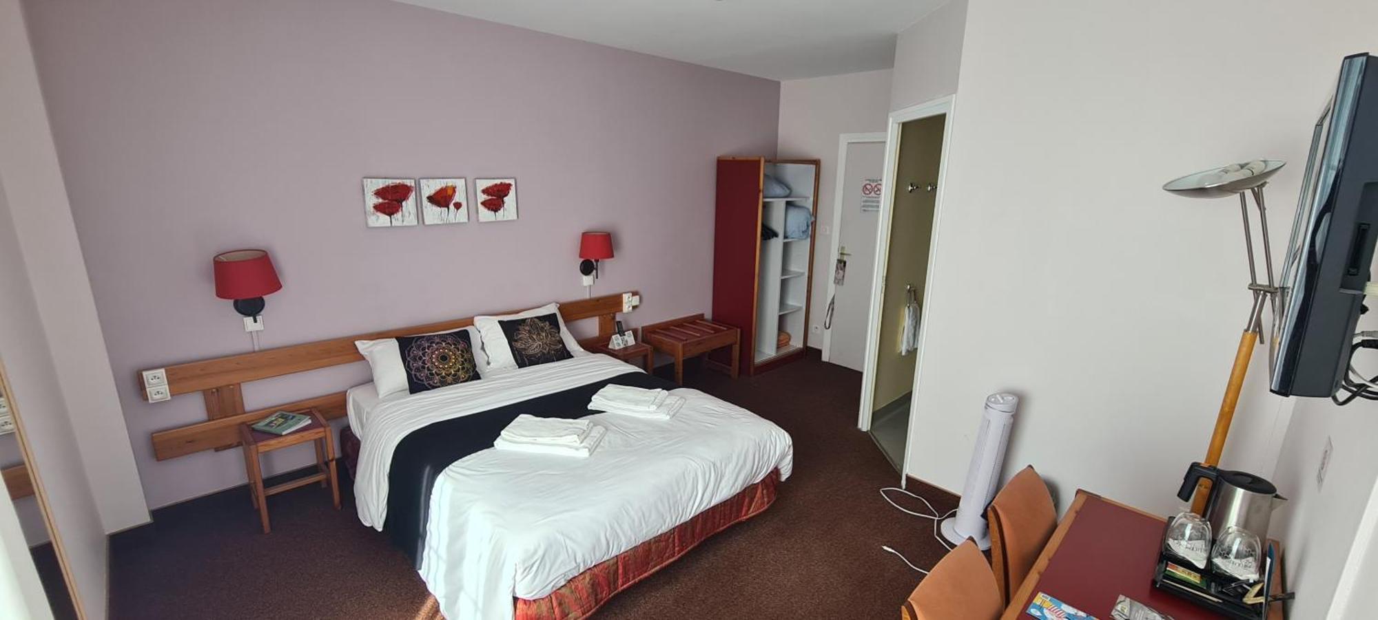 Le 120 - Groupe Logis Hotels - Ex Auberge La Terrasse La Châtaigneraie 외부 사진