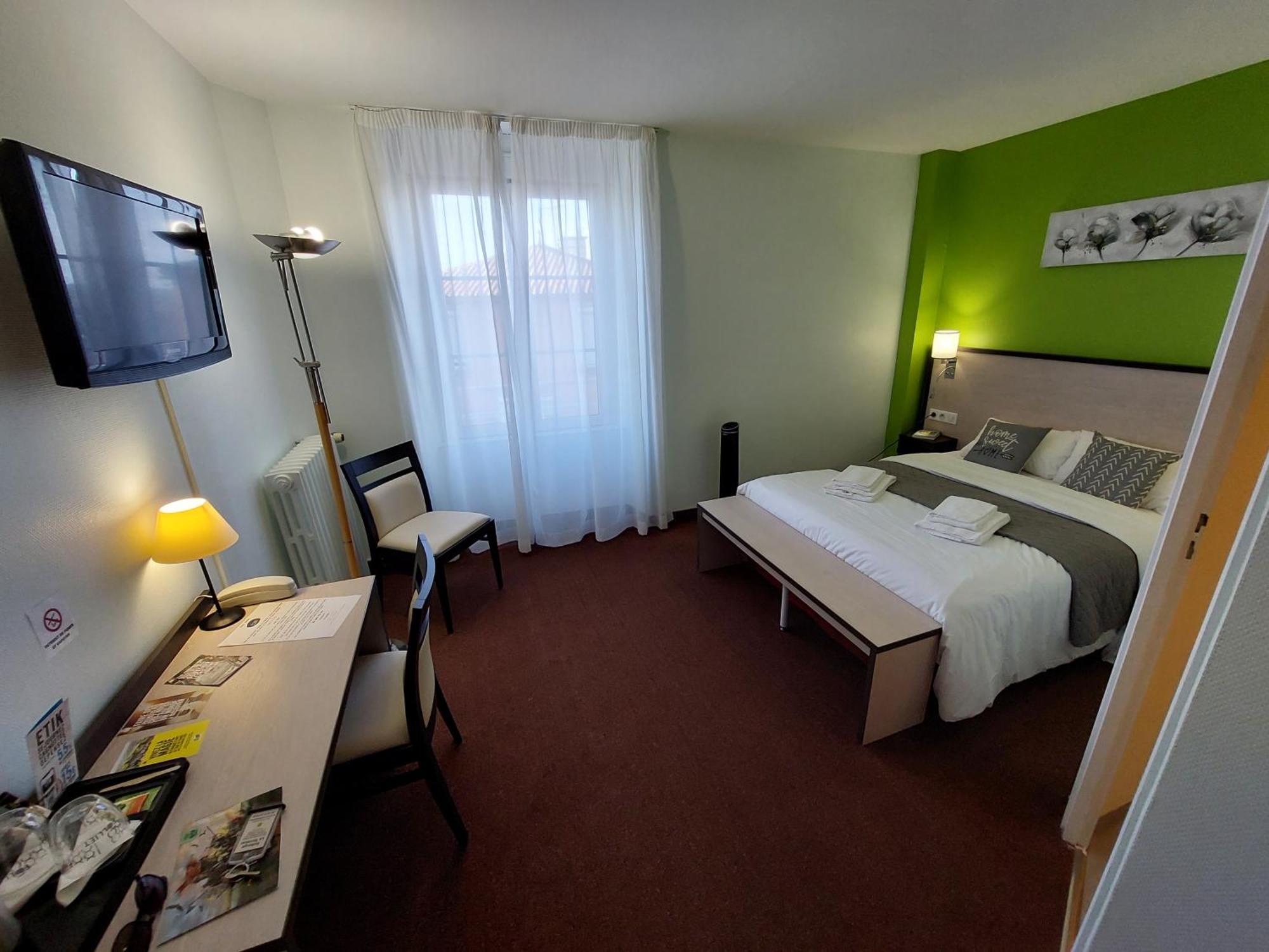 Le 120 - Groupe Logis Hotels - Ex Auberge La Terrasse La Châtaigneraie 외부 사진